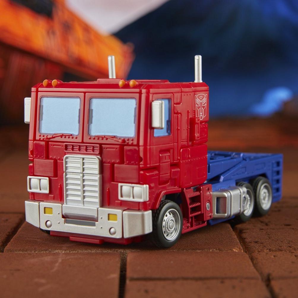 (Pre-order) Transformers Studio Series Commander Class The Transformers: The Movie 86-31 Optimus Prime