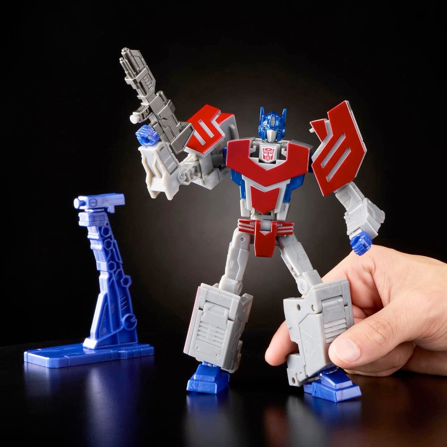 (Pre-Order) Transformers Icons Voyager Class Optimus Prime Action Figure